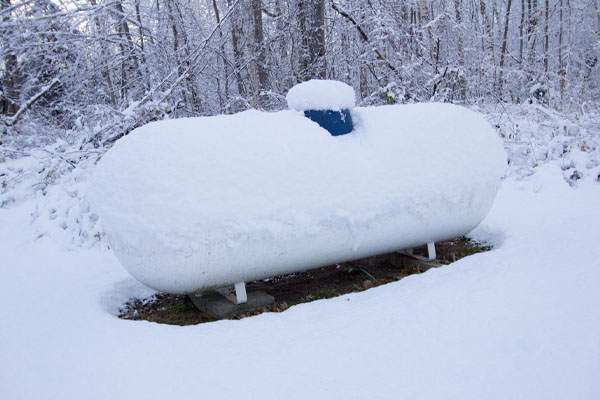image of an empty residential propane tank